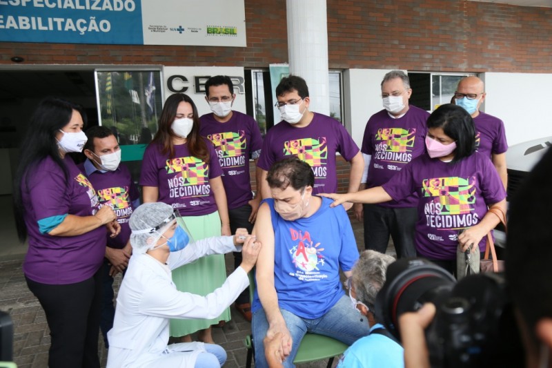 Começa a vacinação das pessoas com deficiência